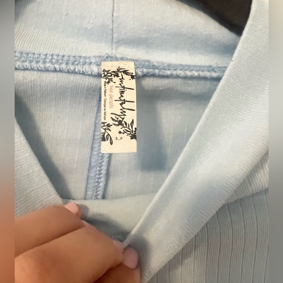 Free People Light Blue Ribbed Mock Neck Long sleeve size small - Picture 5 of 7